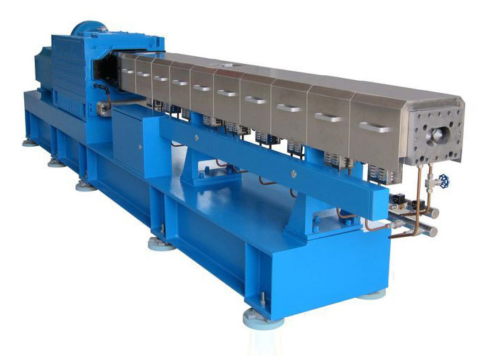 Single - screw extruder for granulating plastics